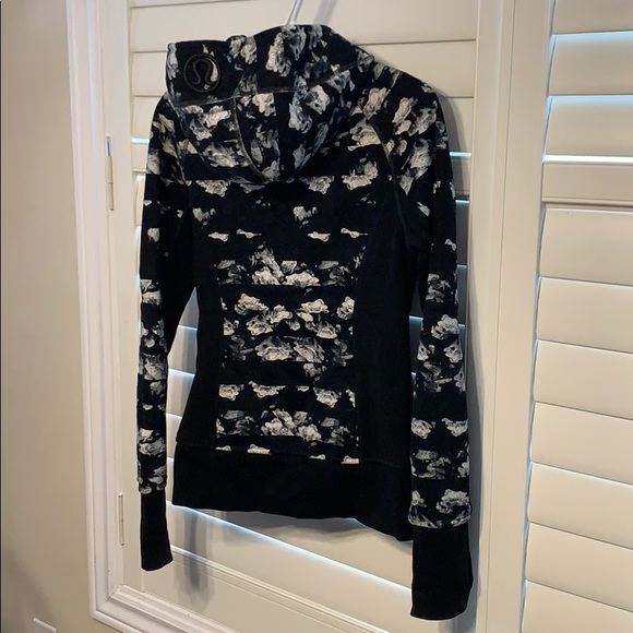 Sweater - Picture 4 of 4